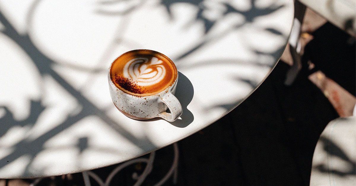 Trei până la cinci cești de cafea pe zi, asociate cu o viață mai lungă și un risc redus de diabet