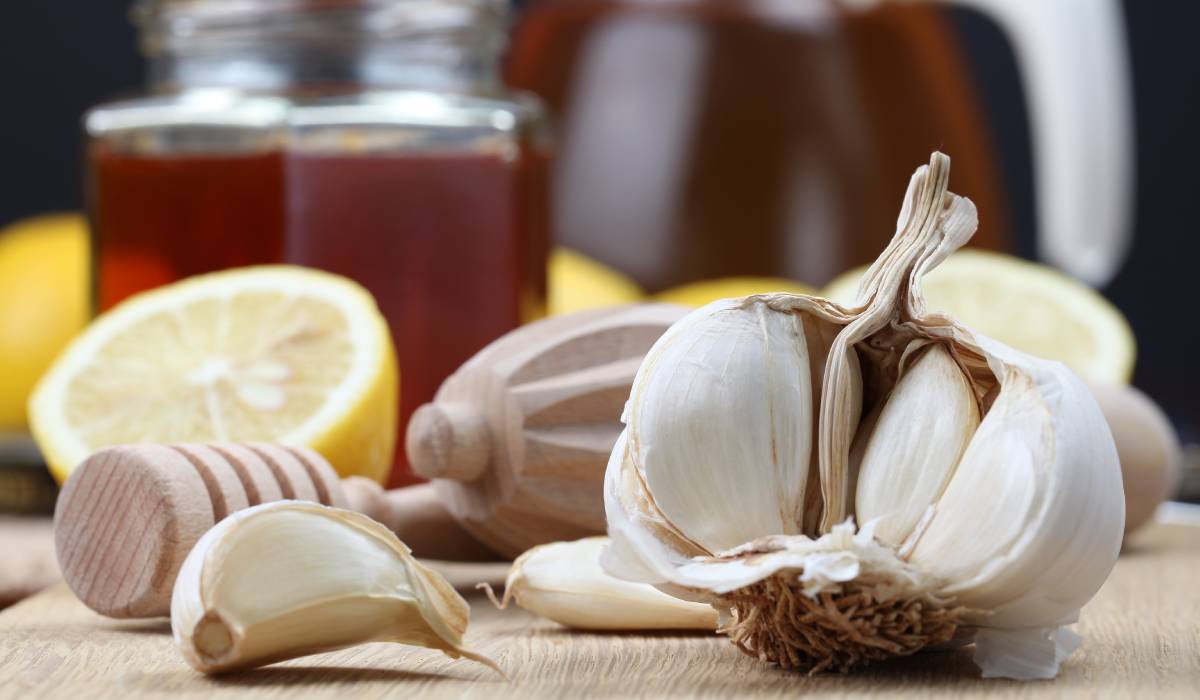 Sfaturi esențiale de la un expert în epidemiologie pentru a scurta și ameliora răcelile: adevărul despre usturoiul crud și cum să te protejezi de virusuri